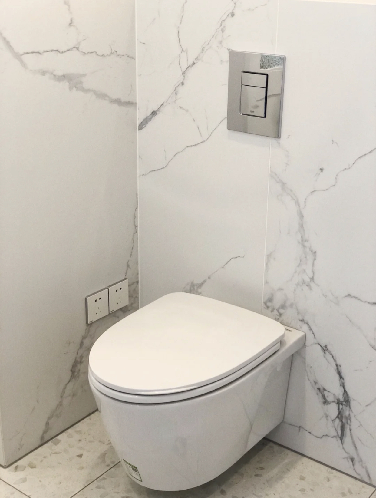 壁挂式马桶优缺点,壁挂马桶为何受欢迎