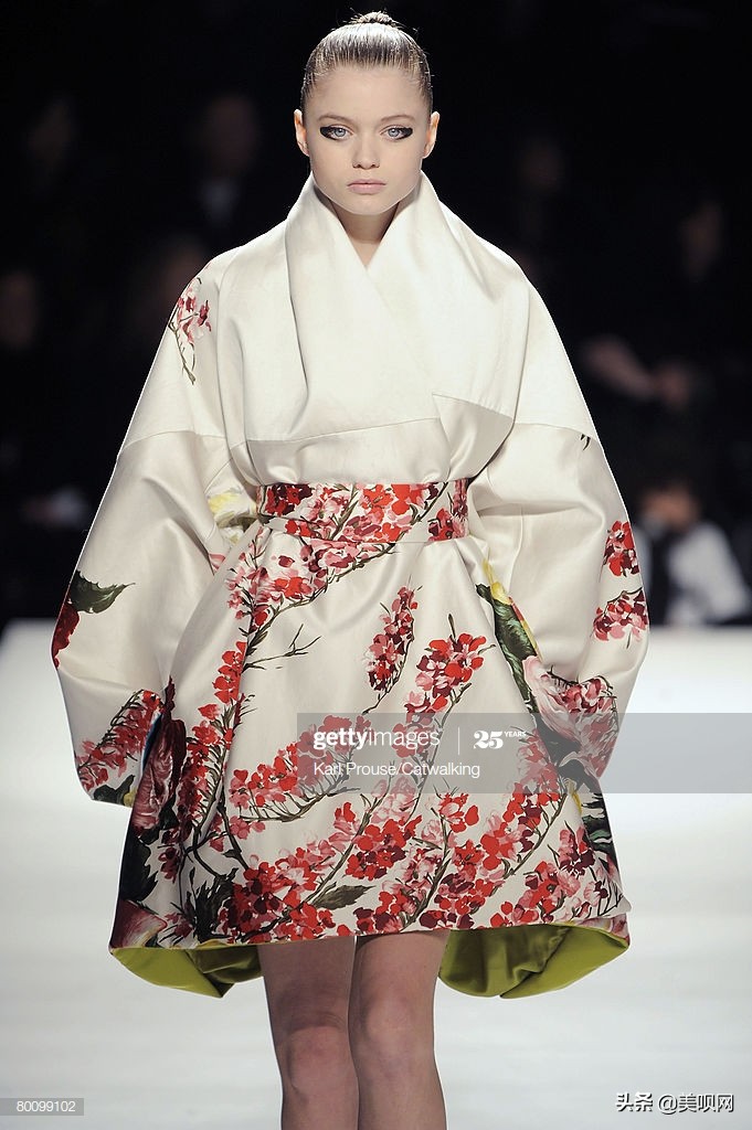 她是西方人公认的东方第一美人,她才是中国第一位顶尖超模