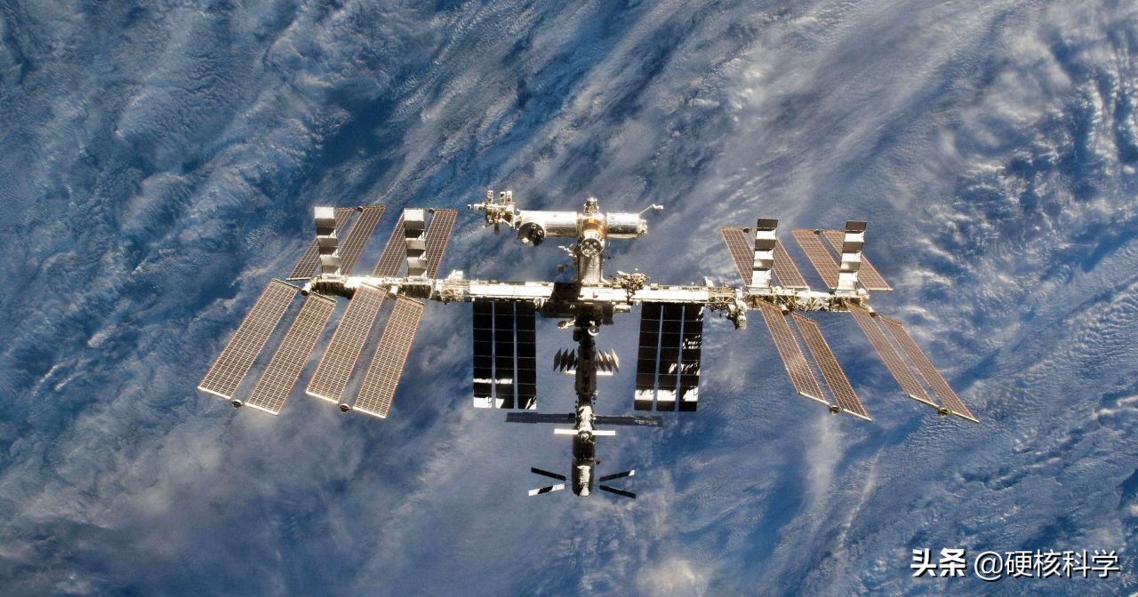 传说中的太空*器武**,威力远超核*器武**的“上帝之仗”,究竟多厉害?