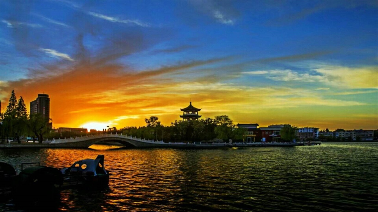 青岛城市有什么缺点,青岛市未来的发展重心在哪个区