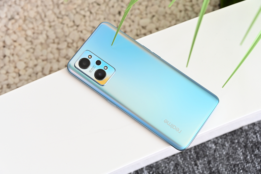 预算3000多一点哪款手机值得入手,推荐几款2000以内值得购买的手机