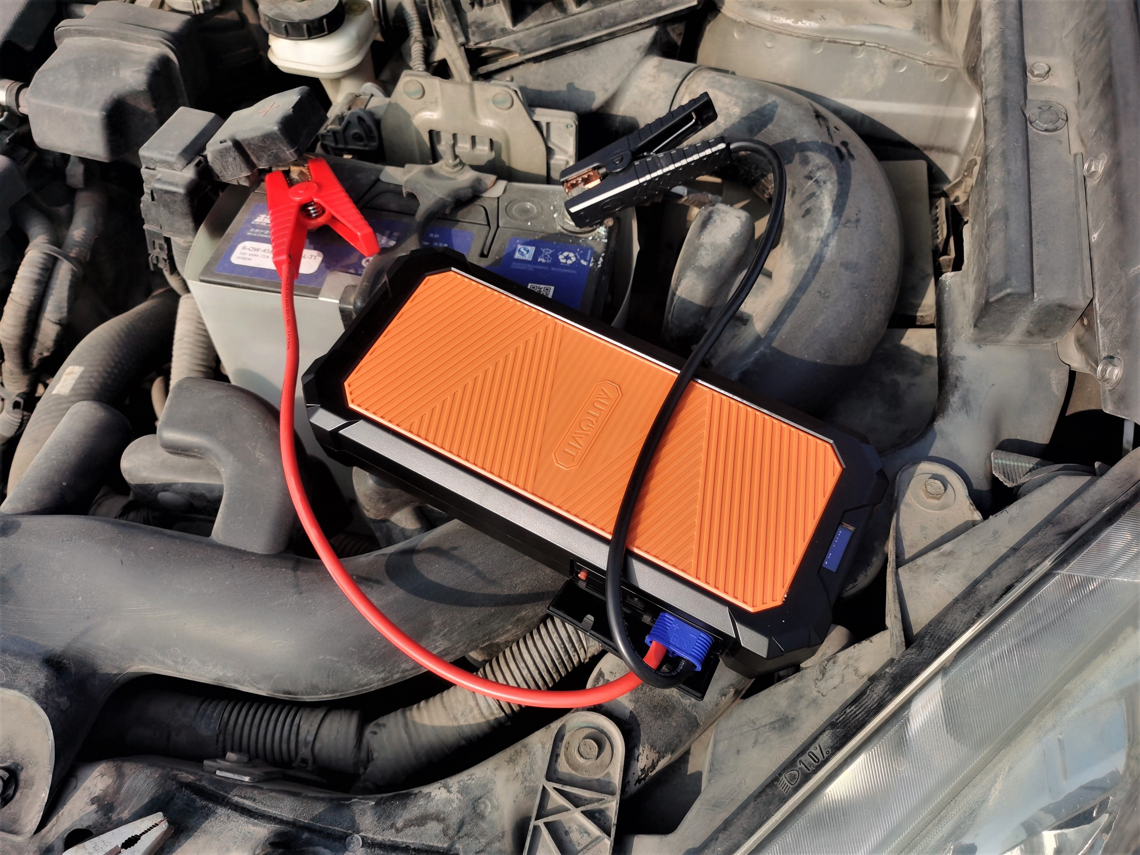 0电量储备“板砖”，也能分分钟启动趴窝汽车——autowit超级电容