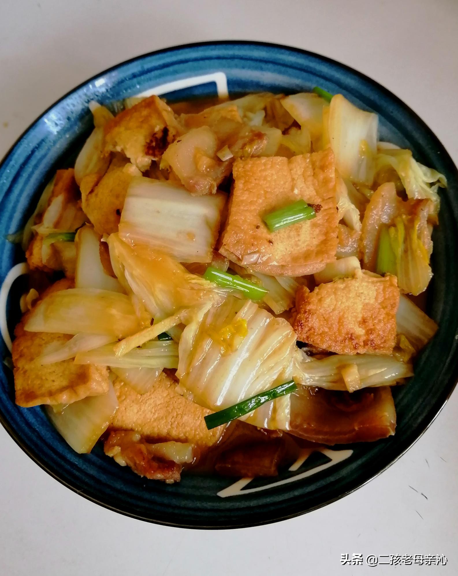 老母亲吃肉,老母亲的饭菜