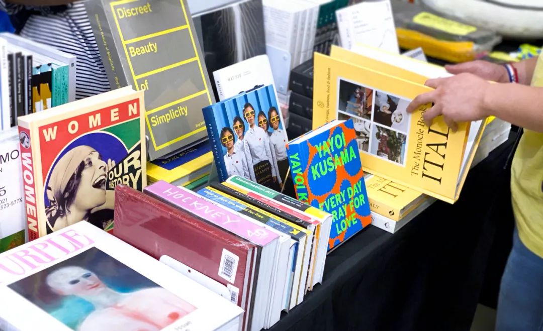 在成都看了一场浪漫的美术展,去古代邂逅一场书展