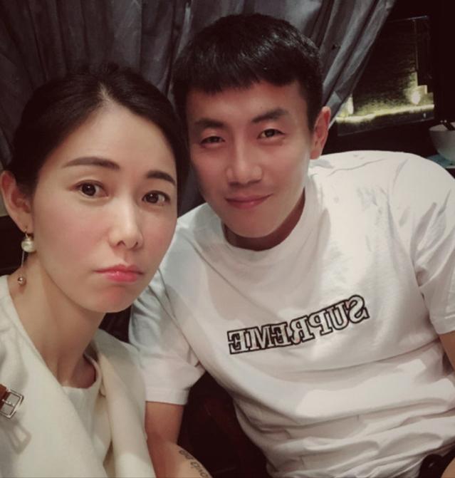 男足漂亮妻子,男足太太团十大美人