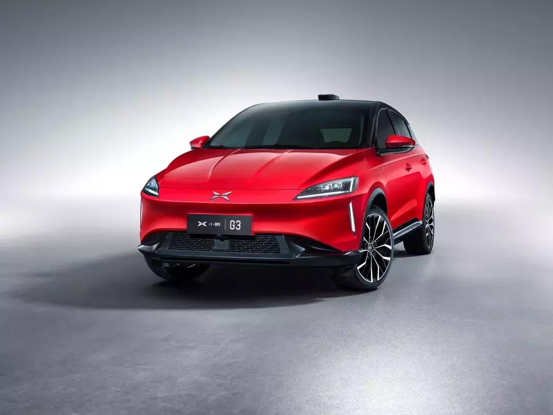 同一车型纯电汽车和燃油汽车价格,25万的电动车和15万的燃油车比较