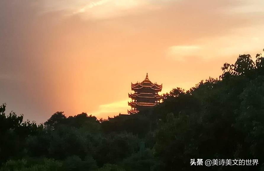 93年前毛*东泽**登上黄鹤楼，写下首《菩萨蛮》，既有气魄又有水平