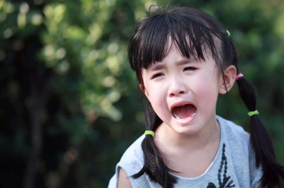 孩子耳朵上长了一个疙瘩挂什么科,宝宝耳朵内壁长了个小孔