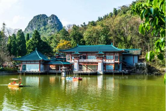 广源栖山府联排别墅地下车库,广源栖山府值得买吗