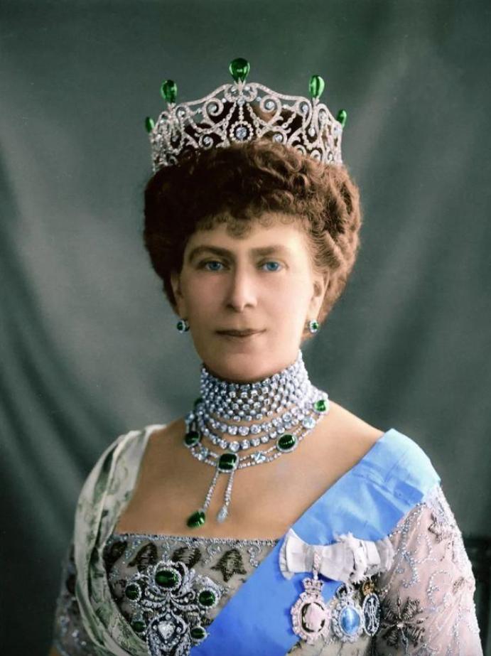 英国皇室查尔斯和戴安娜,英国女王和查尔斯日常