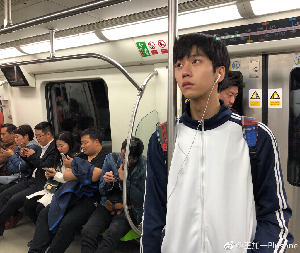 易烊千玺偶练,易烊千玺小成员