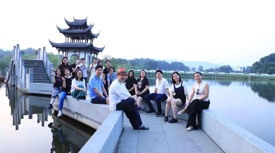 《艺术地产·界》首秀婺源文化之旅与房企大咖共话城市更新