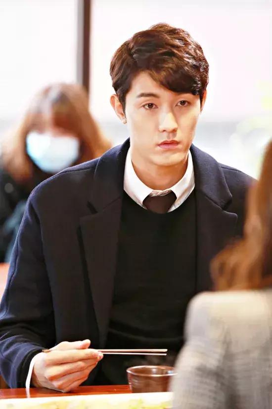 恋情刚曝光就官宣分手的5对情侣,5对网红情侣分手