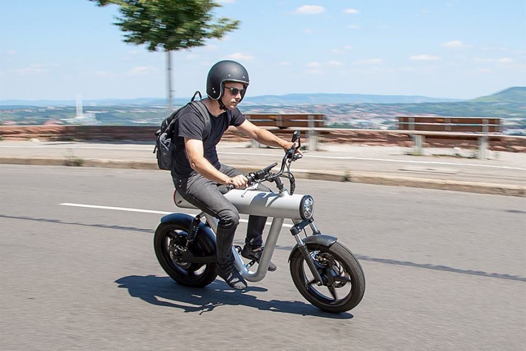 方便实用的电动滑板车推荐,各种最新型的电动滑板车非常酷