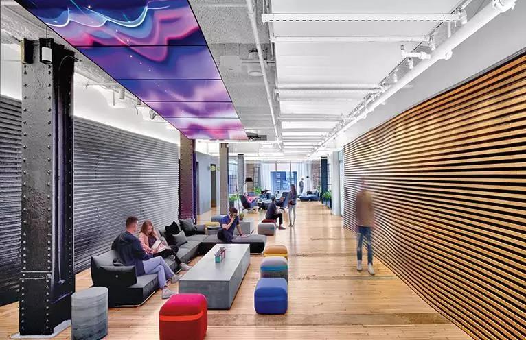 别人的办公室总是不会让我失望!这里工作太爽了