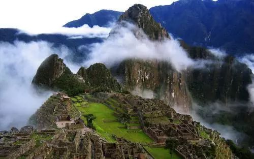 一个穿越时空的虫洞,真的有穿越时空的虫洞吗