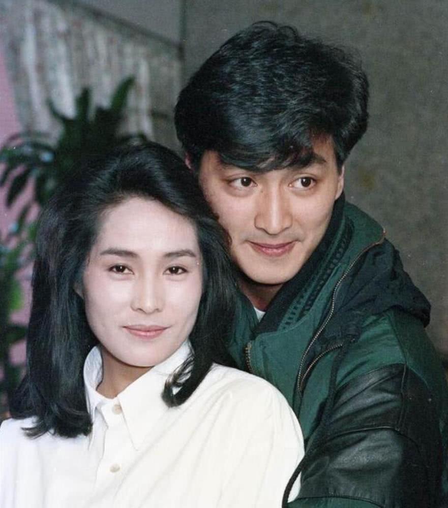 展昭何家劲：一袭红衣打造了一个经典IP，成名前后才是自己真人生