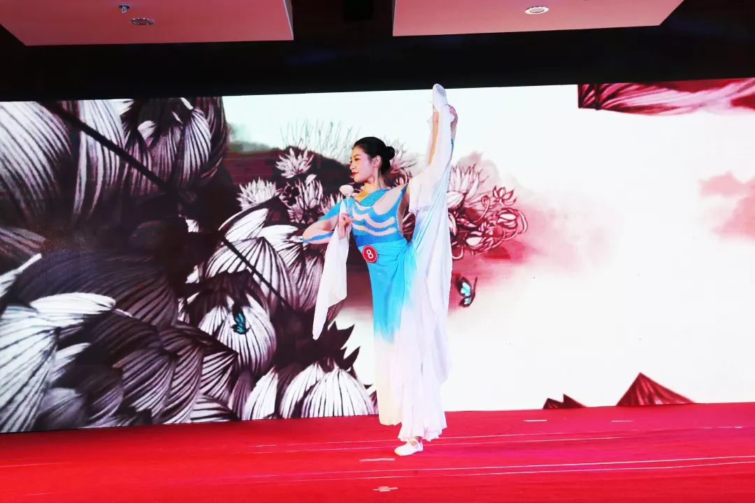 看图识人的女人是谁,看图识人这个女人是谁