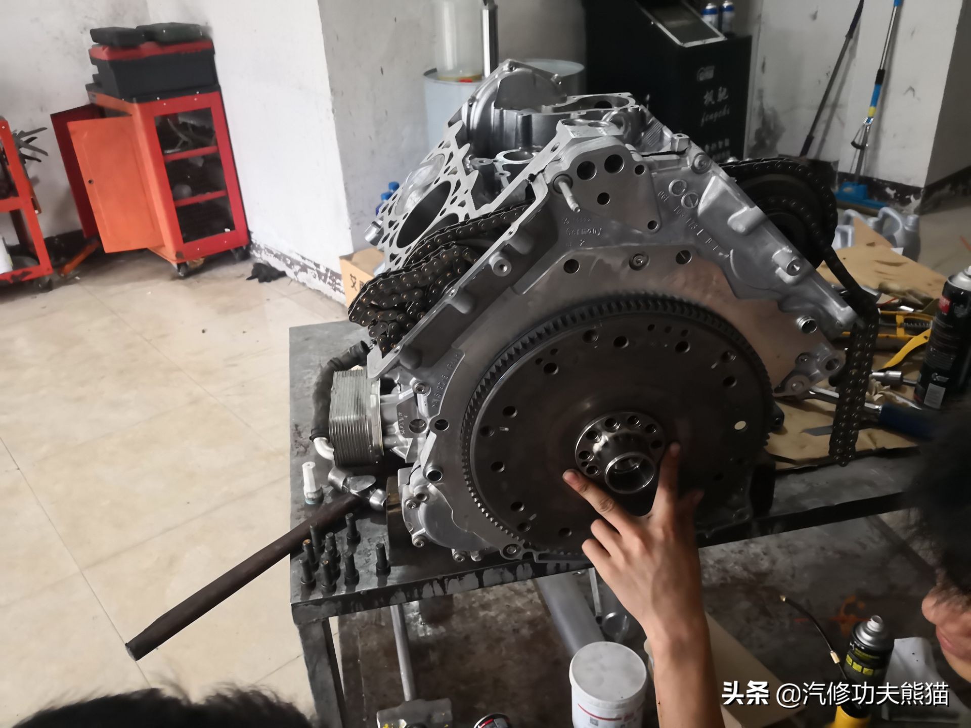 奥迪a8l烧机油严重有什么征兆,奥迪a8l烧机油现象普遍吗