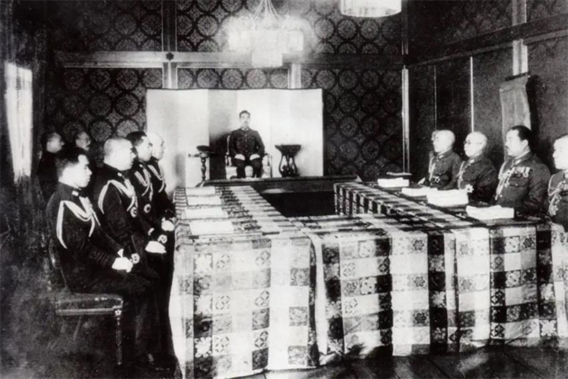 1984年*小平邓**说：对于台湾问题主张和平谈判，但不代表放弃*力武**