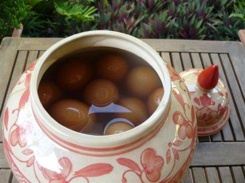 咸鸡蛋的腌制方法和储存方法,咸鸡蛋最快出油的腌制方法