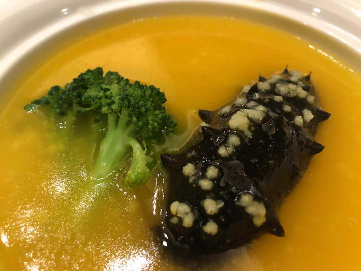 郑州石磨烩面喧嚣热闹,深夜开车路过吃一碗,这几道硬菜过目不忘