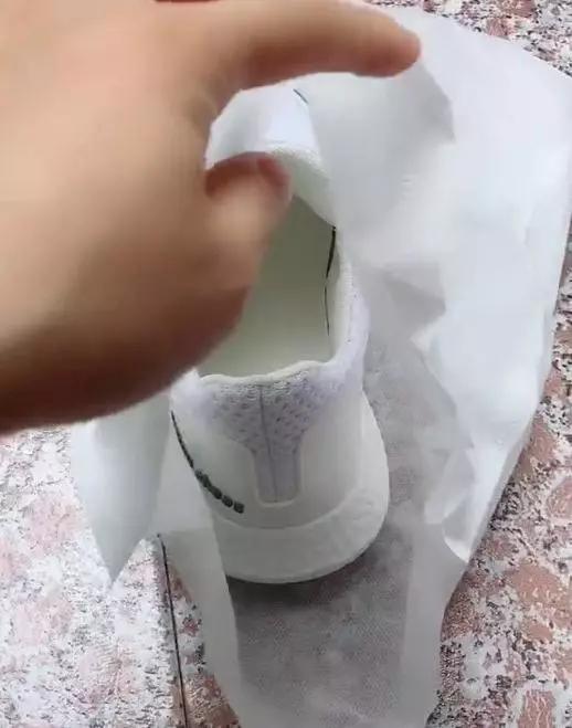 买了20年鞋，才知道鞋盒里的白布纸这么重要，后悔扔了那么多