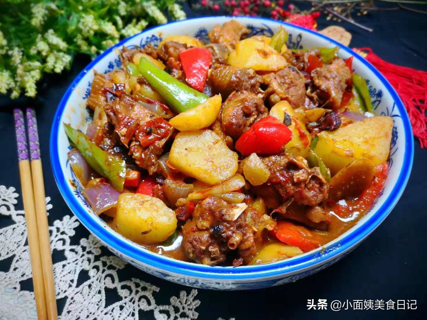 过年了,教你做一道土豆烧鸡的做法,味道不输大盘鸡,做法超简单