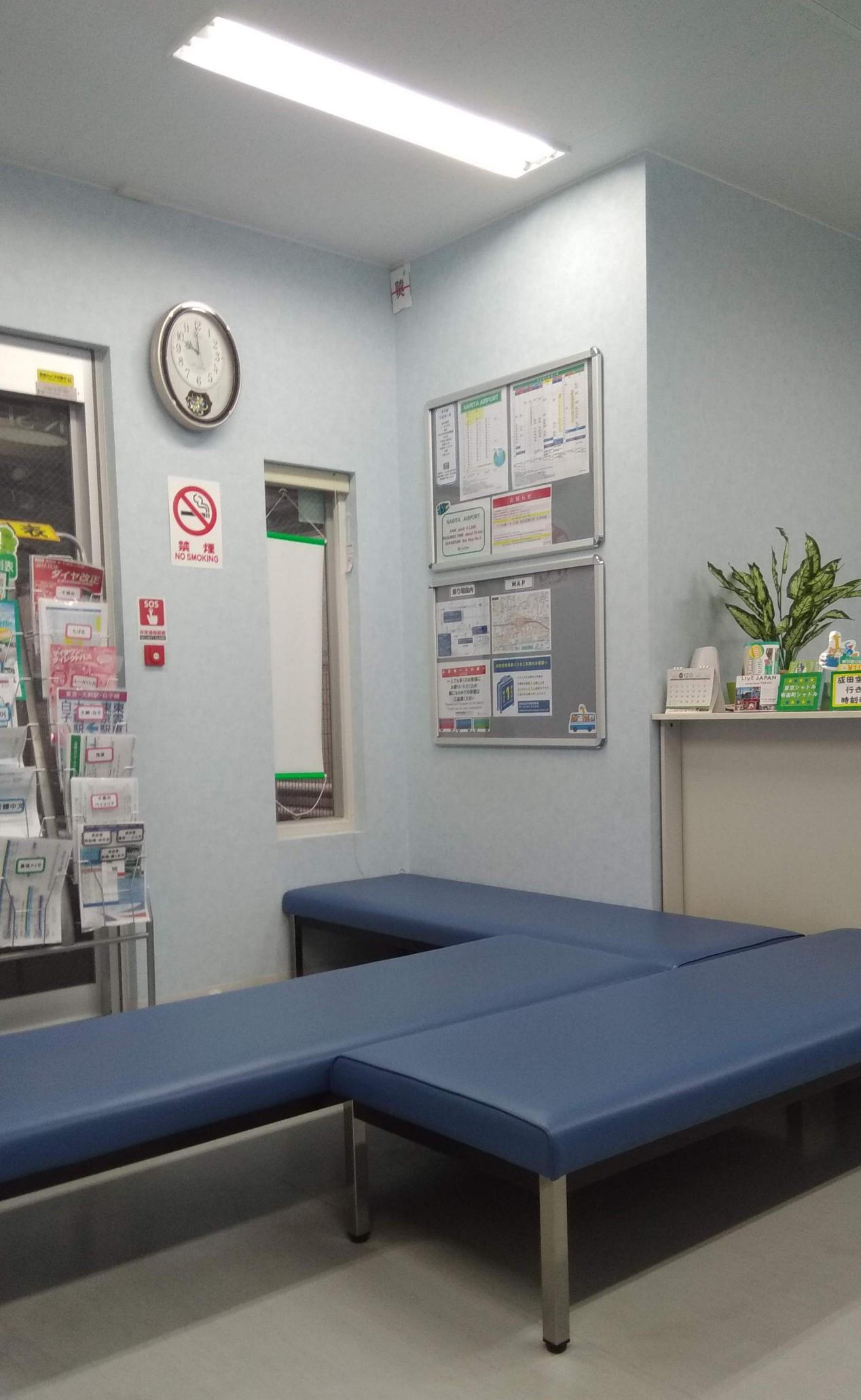 机场大巴司机的主要工作,机场中巴车司机主要做什么