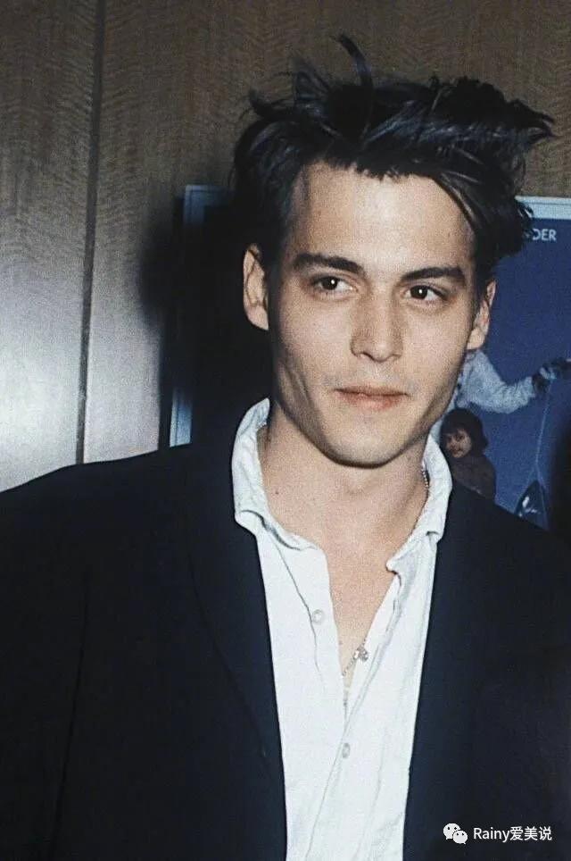 牙缝大、脸盘方,这位“法兰西玫瑰”是怎么美出了自己的特色?