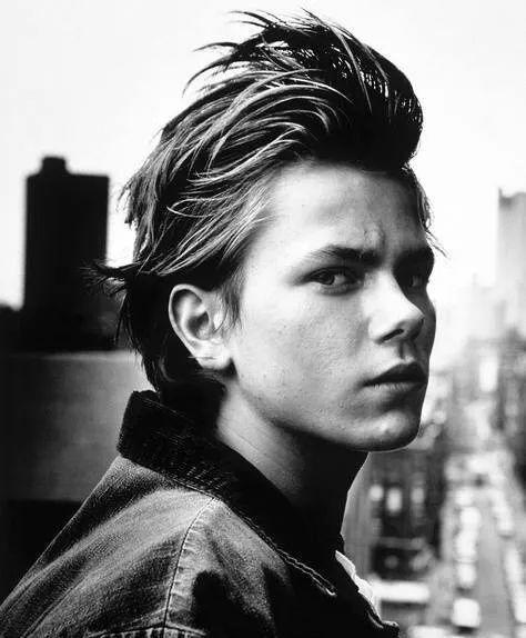 第一次为心疼一个人而哭,第一次体会心疼一个人的感觉