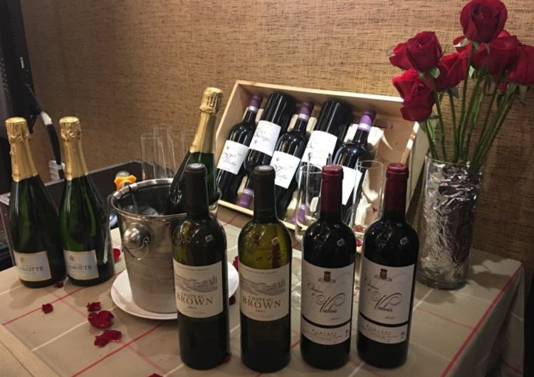 买红酒还需要买啥,真假红酒带几个字母的区别