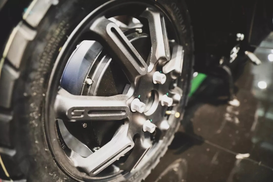 夏天怎么预防电动车爆胎,夏天电动车怎么避免爆胎