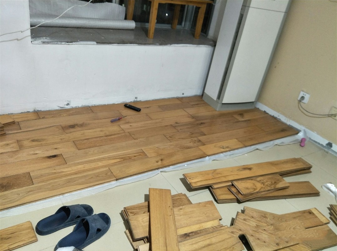 二手房子地板翻新,租房旧地板省钱改造