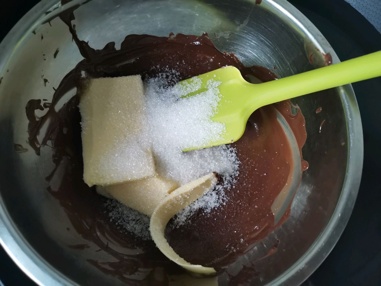 蛋糕水果巧克力简单做法,巧克力水果蛋糕的家常做法