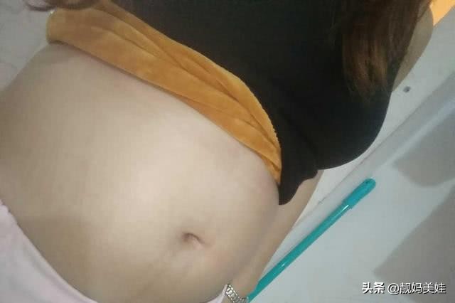 胎动一直在右边宝宝是什么姿势,胎动是躺着明显还是侧着更明显