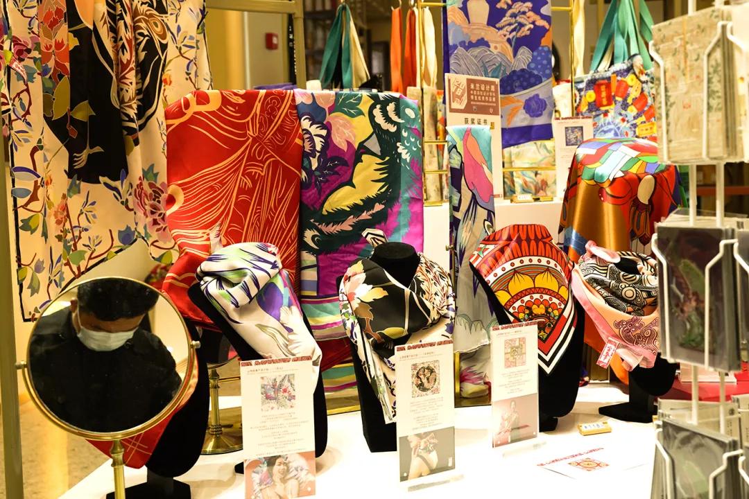 太原钟楼街文创市集,太原钟楼街特产店推荐