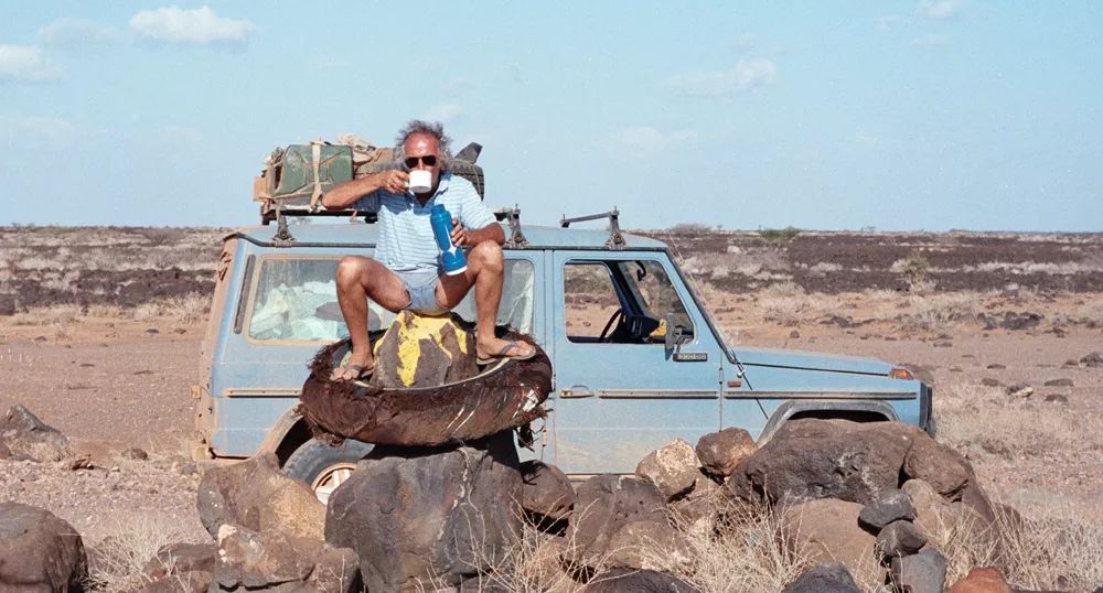 54岁裸辞，花45W流浪地球26年，炸上BBC，这...