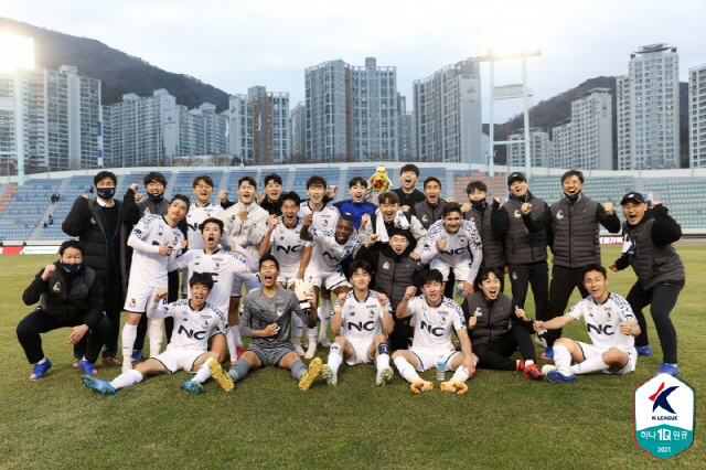 k2瓒崇悆鑱旇禌瀹屾暣瑙嗛,k2vs涓夎彵