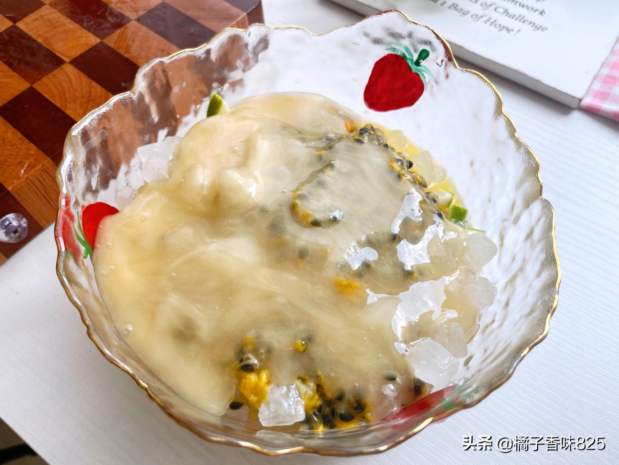 在家自制蜂蜜柠檬水的正确做法,夏日必备柠檬蜂蜜水做法