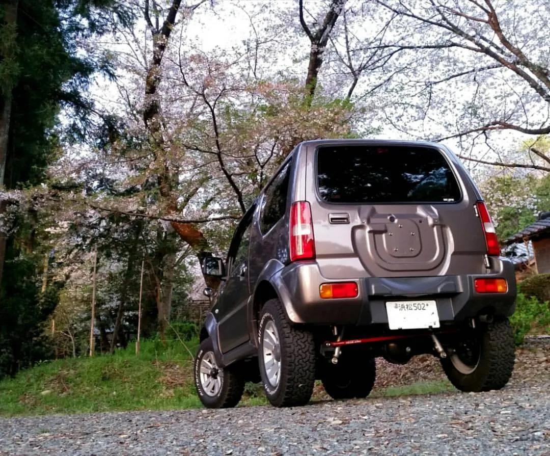 日本玩摩托车人手一辆,日本家庭一人工作养活一家人