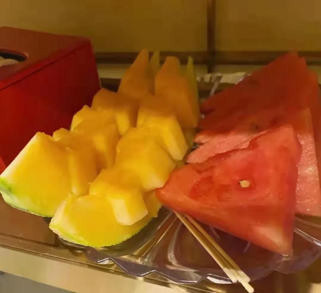 广州美食I海底捞火锅！真正感觉到自己就是个废人哈哈哈