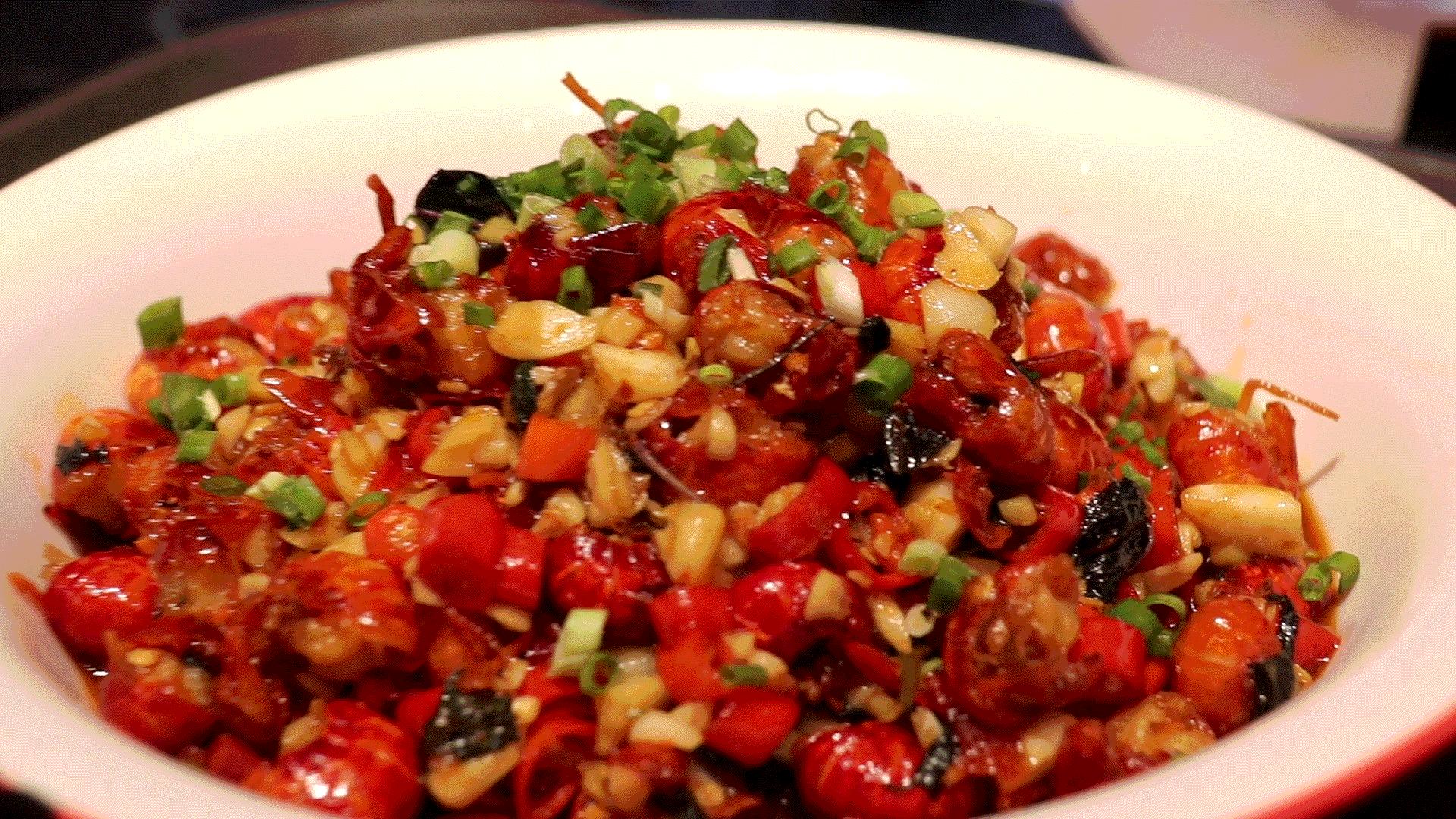 卤味还能烤着吃，这家店火了，国庆假期，还不快带家人来“打卡”？