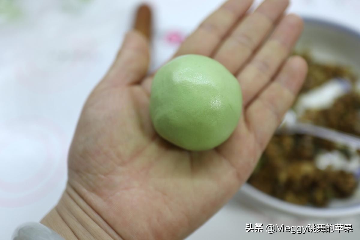 自己磨米粉做青团,做青团一斤半糯米粉加半斤粘米粉