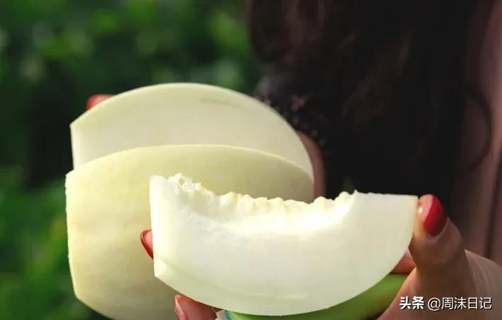 不甜不要钱!白玉甜瓜火了,脆嫩香甜多汁!全家老小都爱吃