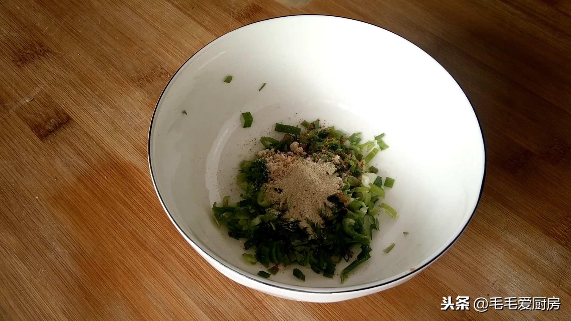 剩下的饺子皮可以怎么弄来吃,剩的饺子皮怎么弄好吃