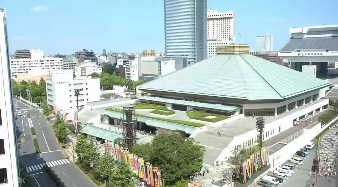 为什么日本人喜欢看两个胖胖“打架”？