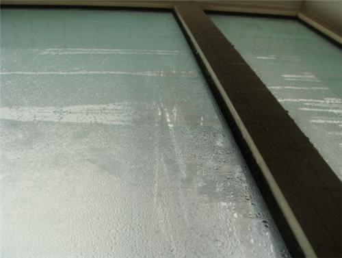 窗户湿水怎么处理,窗户潮湿用什么方法最好