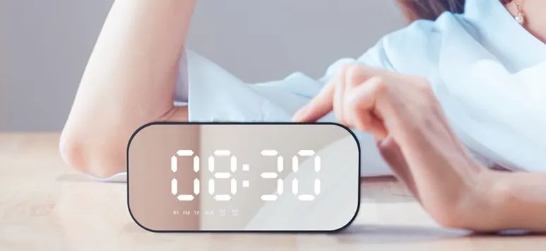 苹果耳机airpods3与百元耳机,颜值高有线耳机百元耳机