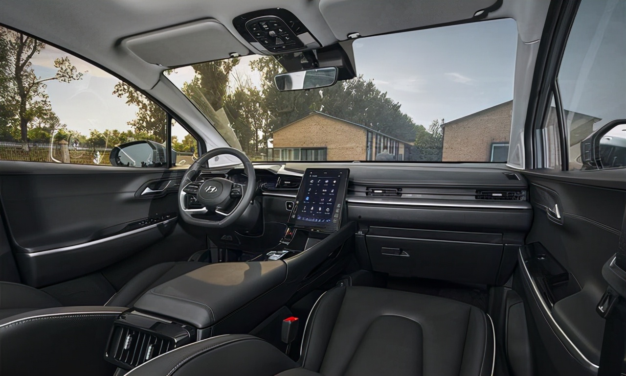 库斯途和别克gl8对比,北京现代库斯途和别克gl8